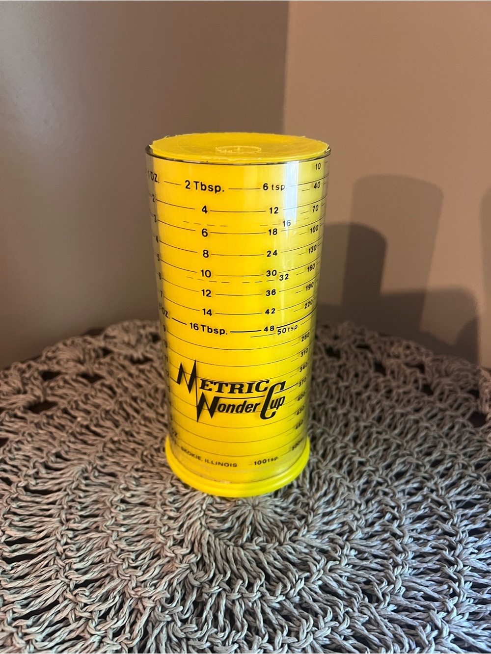 Vintage Metric WonderCup wet dry push measuring cup baking cook